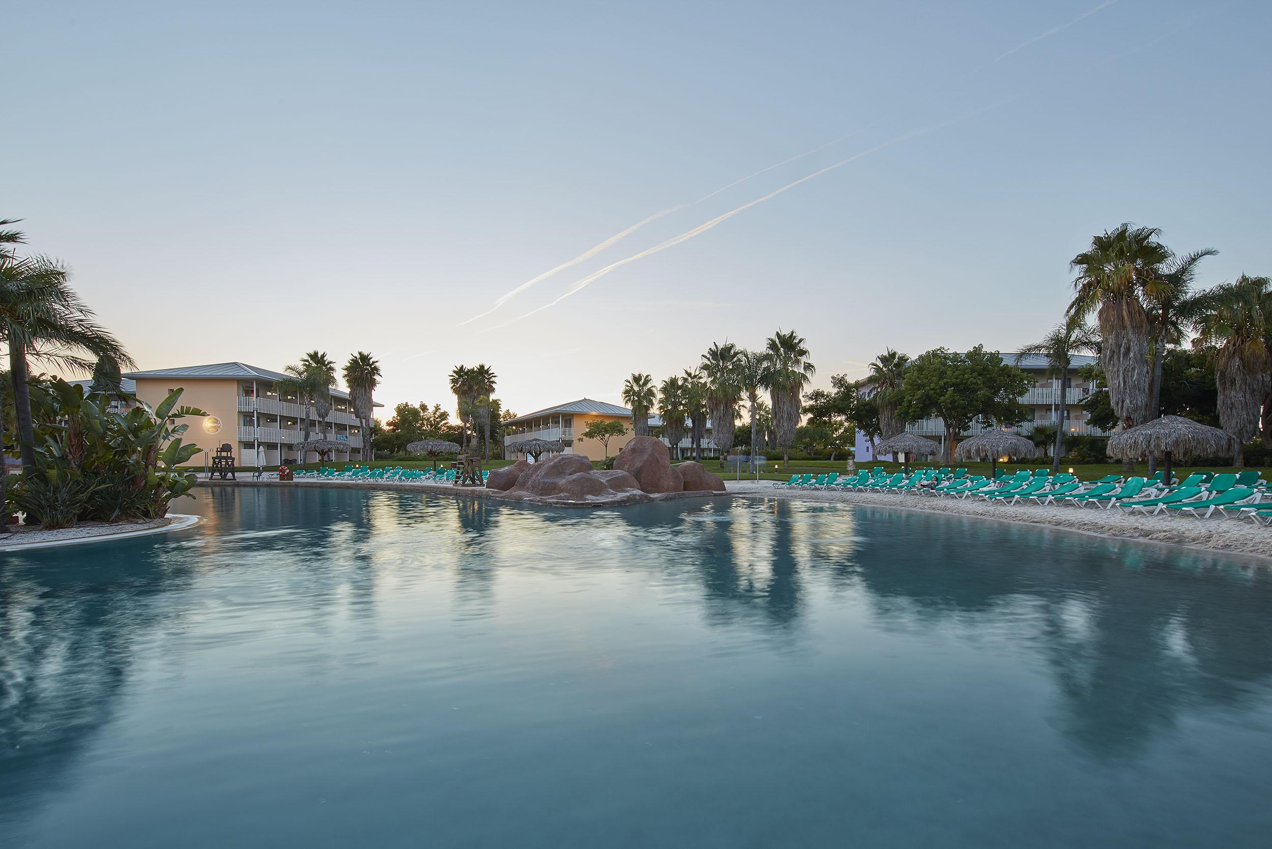 Portaventura Hotel Caribe - Includes Unlimited Access To Portaventura Park & 1 Access To Ferrari Land Салоу Экстерьер фото